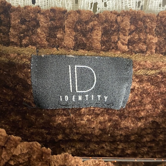 ID Identity Brown Chenille Women's Sweater Cropped Size S NEW - Picture 2 of 5